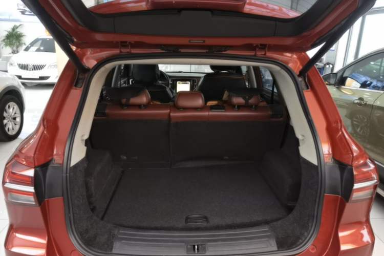 Used Roewe RX5 2016 30T Four-Wheel Drive Automatic Internet Smart Luxury Edition Trunk