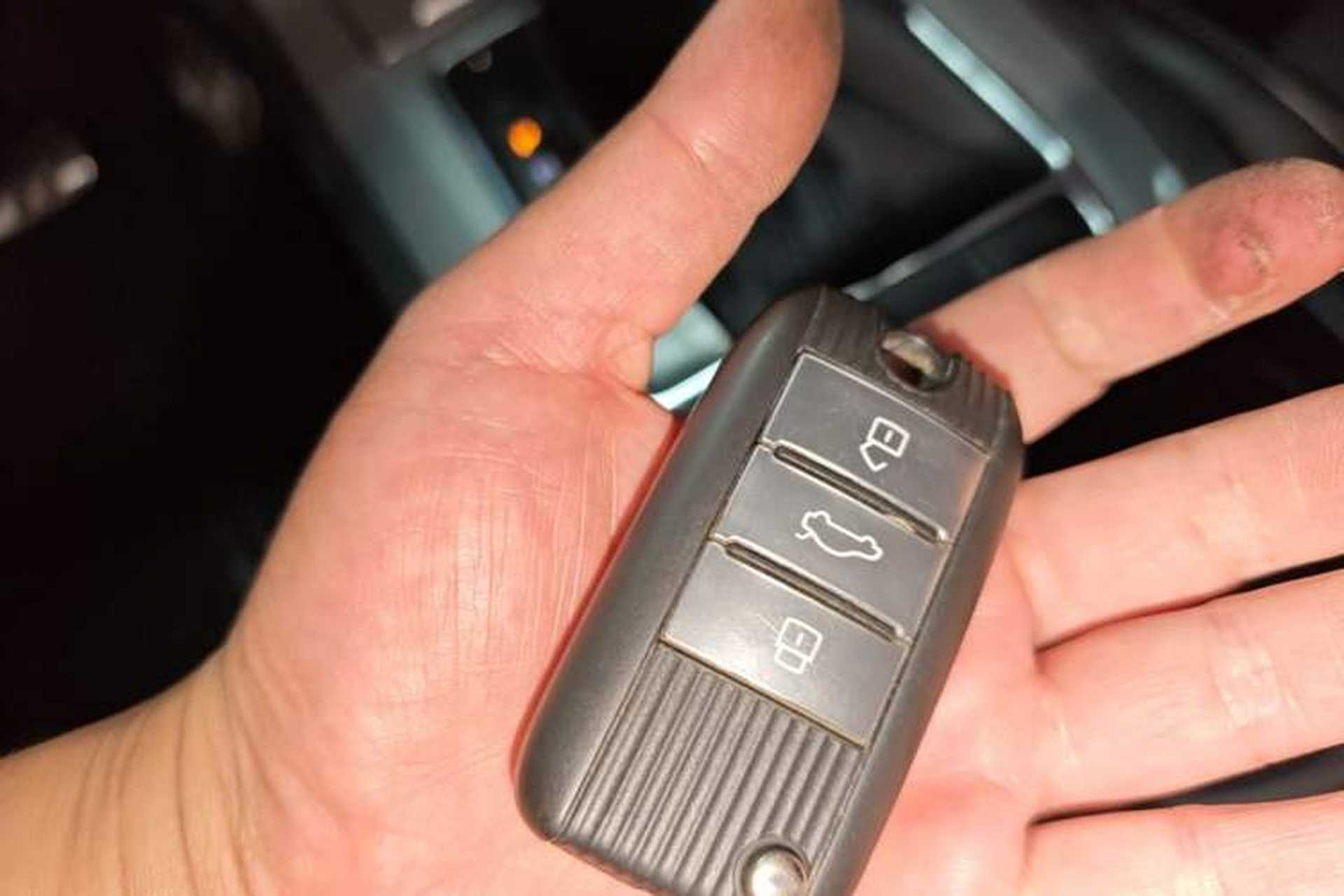 Used Roewe RX5 2016 20T Two-Wheel Drive Automatic Internet Smart Edition Vehicle Key