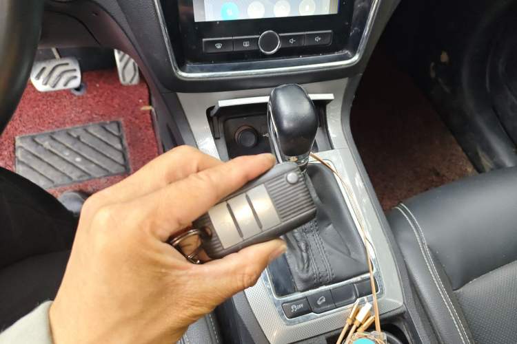 Used Roewe RX5 2016 20T Two-Wheel Drive Automatic Internet Smart Edition Vehicle Key