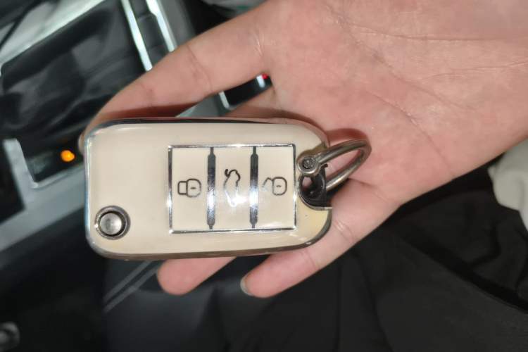 Used Roewe RX5 2016 20T Two-Wheel Drive Automatic Internet Smart Edition Vehicle Key