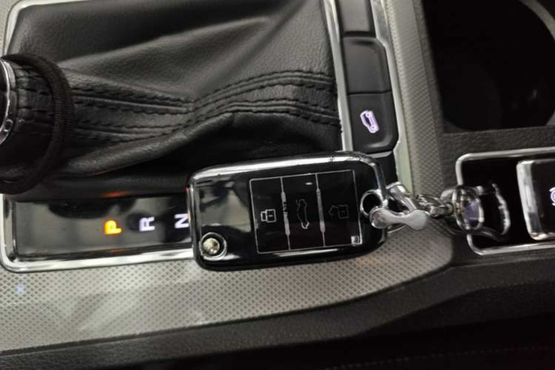 Used Roewe RX5 2016 20T Two-Wheel Drive Automatic Internet Smart Edition Vehicle Key