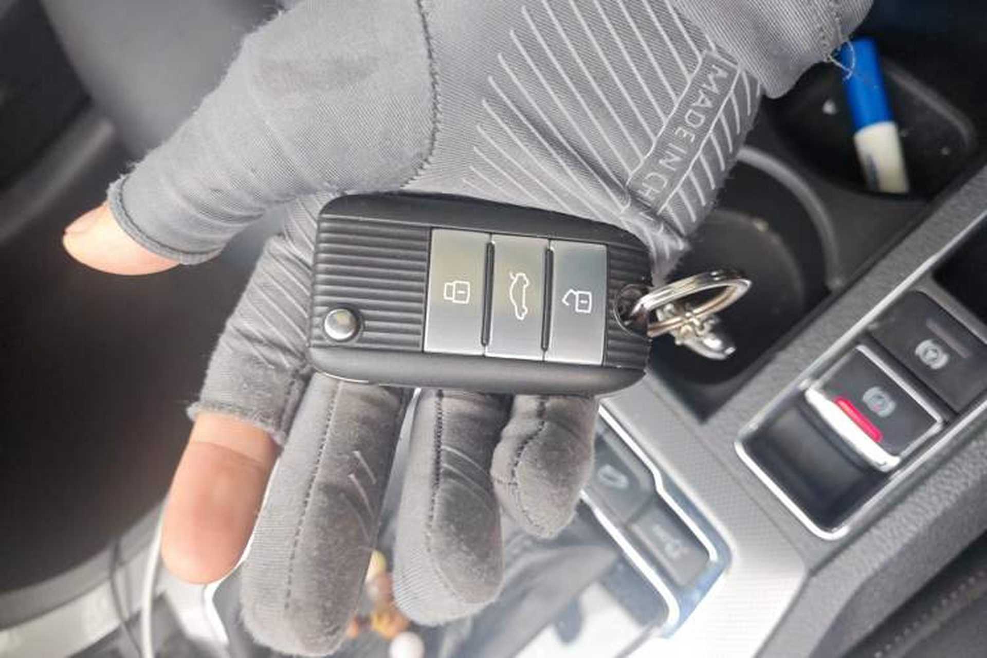Used Roewe RX5 2016 20T Two-Wheel Drive Automatic Internet Smart Edition Vehicle Key