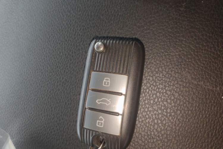 Used Roewe RX5 2016 30T Four-Wheel Drive Automatic Internet Smart Luxury Edition Vehicle Key