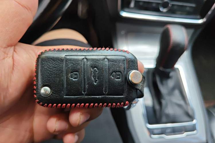 Used Roewe RX5 2016 20T Two-Wheel Drive Automatic Internet Smart Edition Vehicle Key