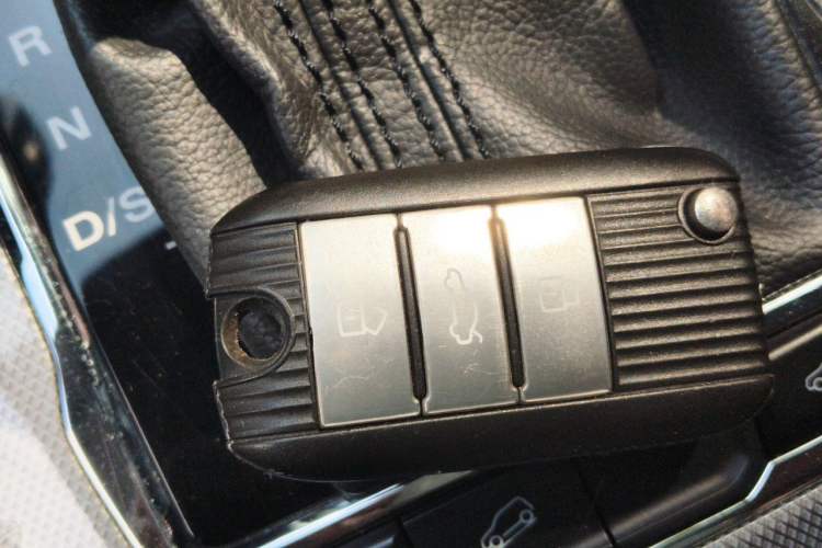 Used Roewe RX5 2016 30T Two-Wheel Drive Automatic Internet Smart Edition Vehicle Key