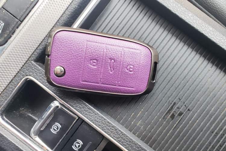 Used Roewe RX5 2016 20T Two-Wheel Drive Automatic Internet Smart Edition Vehicle Key