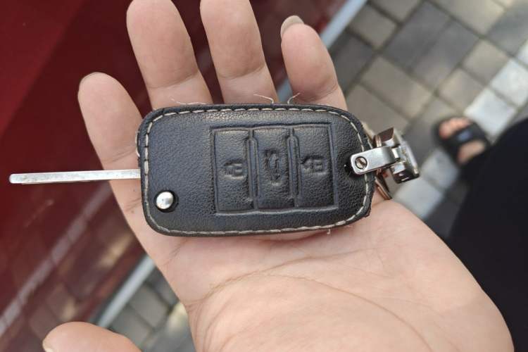 Used Roewe RX5 2016 30T Four-Wheel Drive Automatic Internet Smart Luxury Edition Vehicle Key