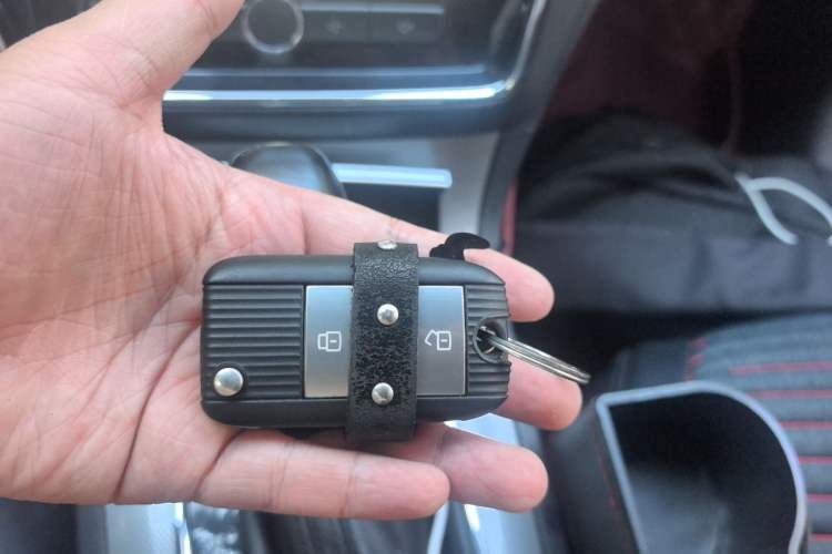 Used Roewe RX5 2016 30T Two-Wheel Drive Automatic Internet Smart Edition Vehicle Key