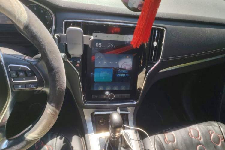 Used Roewe RX5 2016 20T Two-Wheel Drive Automatic Internet Smart Edition Audio And AC Panel