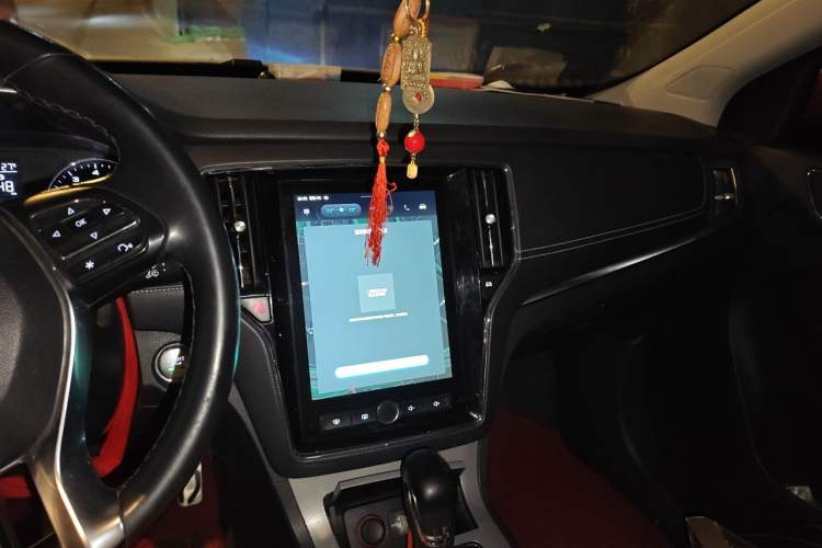 Used Roewe RX5 2016 20T Two-Wheel Drive Automatic Internet Smart Edition Audio And AC Panel