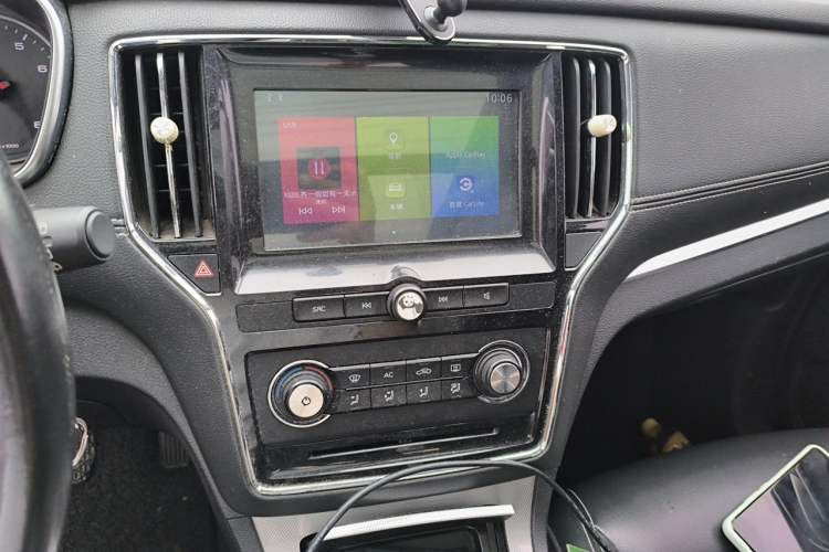 Used Roewe RX5 2016 20T Two-Wheel Drive Manual Flagship Edition Audio And AC Panel