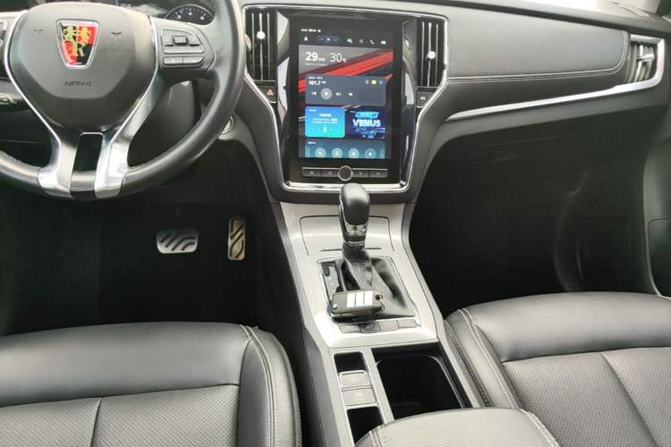 Used Roewe RX5 2016 20T Two-Wheel Drive Automatic Internet Smart Edition Audio And AC Panel
