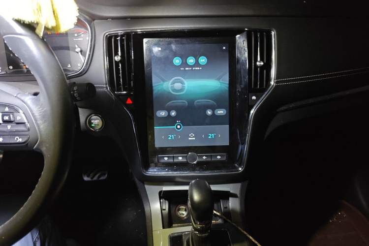 Used Roewe RX5 2016 30T Two-Wheel Drive Automatic Internet Smart Edition Audio And AC Panel