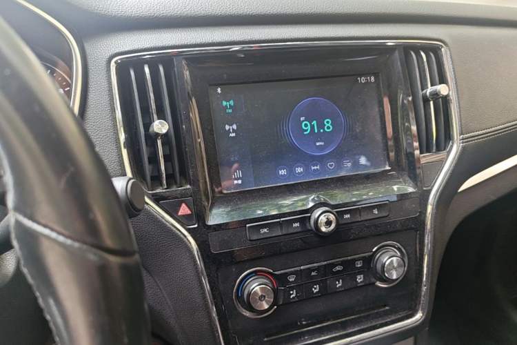 Used Roewe RX5 2016 20T Two-Wheel Drive Automatic Flagship Edition Audio And AC Panel