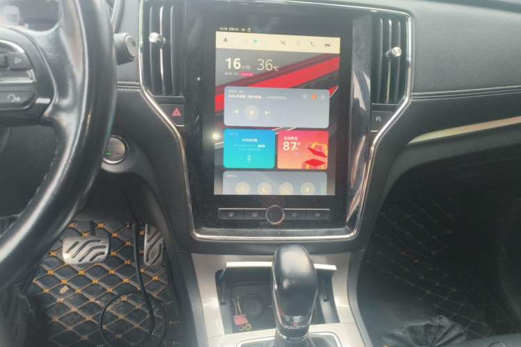 Used Roewe RX5 2016 30T Two-Wheel Drive Automatic Internet Smart Edition Audio And AC Panel