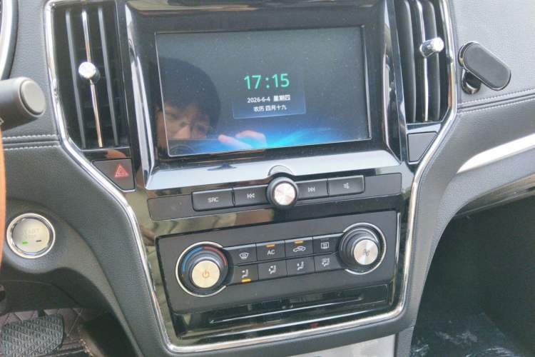 Used Roewe RX5 2016 20T Two-Wheel Drive Automatic Flagship Edition Audio And AC Panel