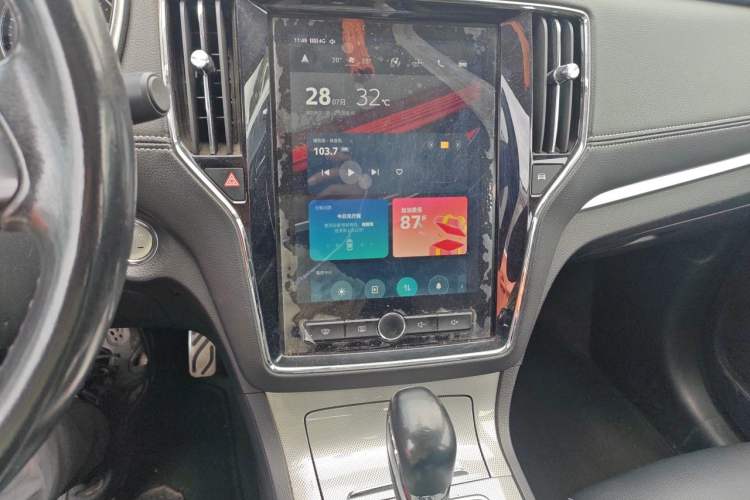 Used Roewe RX5 2016 20T Two-Wheel Drive Automatic Internet Smart Edition Audio And AC Panel
