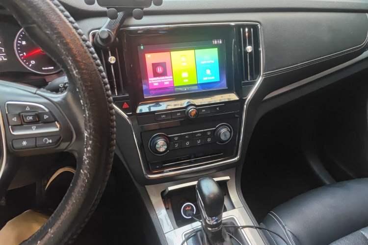 Used Roewe RX5 2016 20T Two-Wheel Drive Automatic Flagship Edition Audio And AC Panel