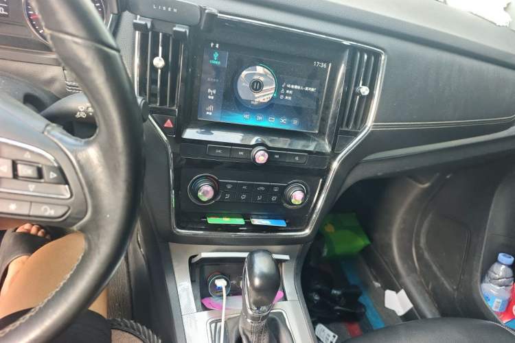 Used Roewe RX5 2016 20T Two-Wheel Drive Automatic Flagship Edition Audio And AC Panel