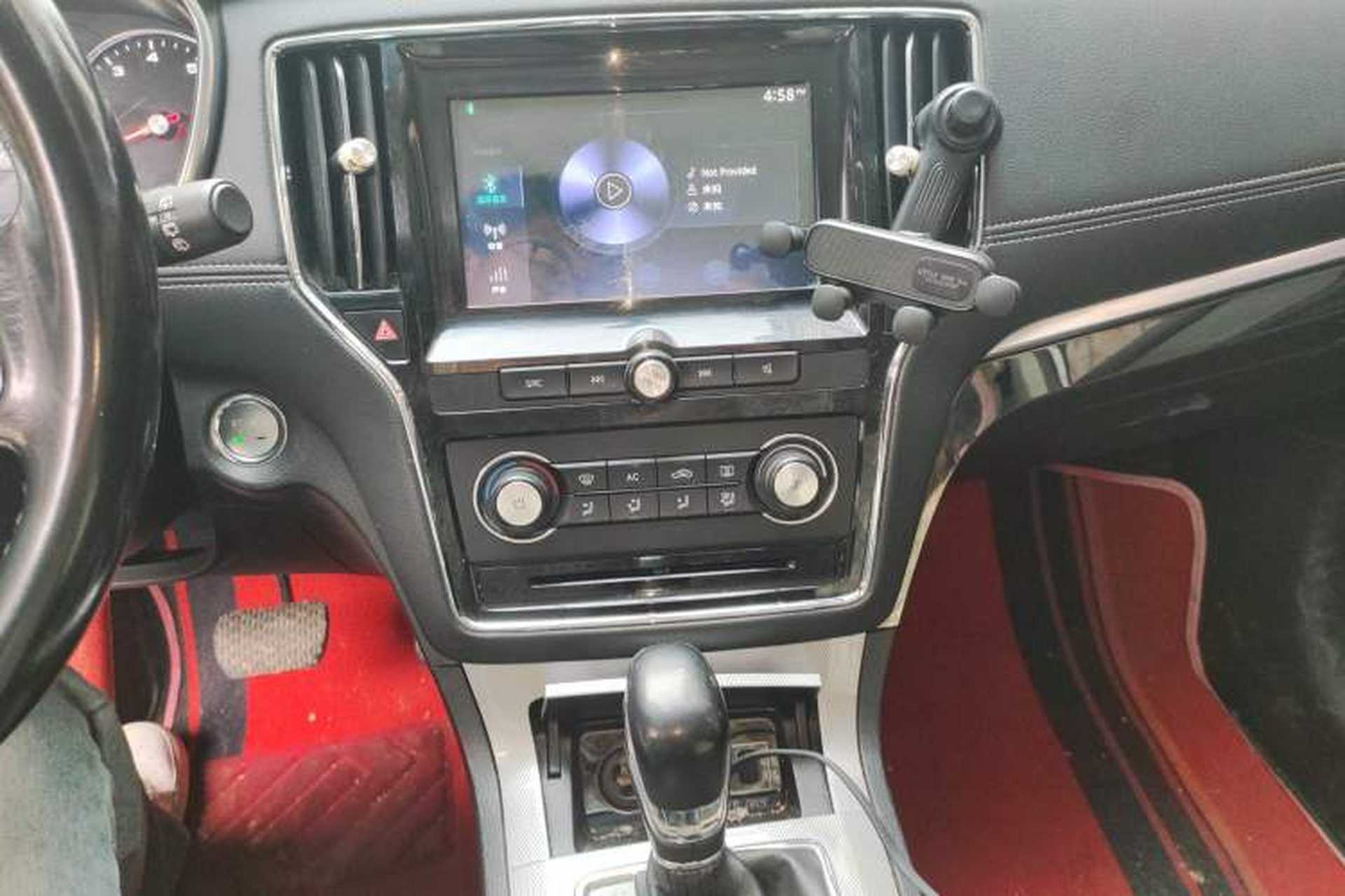 Used Roewe RX5 2016 20T Two-Wheel Drive Automatic Flagship Edition Audio And AC Panel