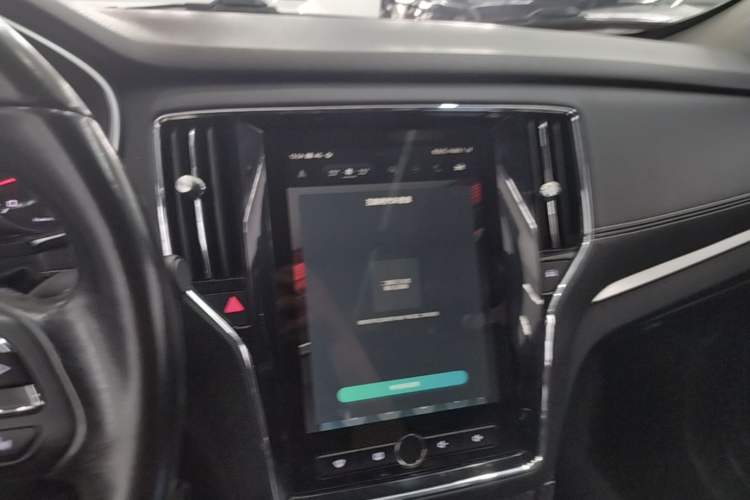 Used Roewe RX5 2016 20T Two-Wheel Drive Automatic Internet Smart Edition Audio And AC Panel