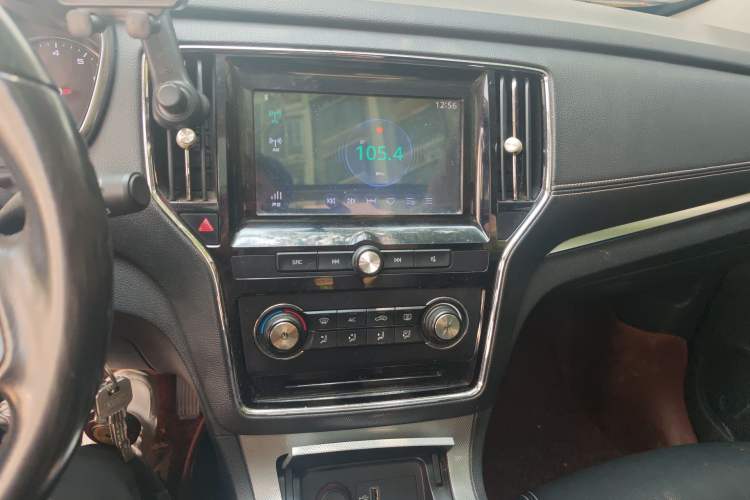 Used Roewe RX5 2016 20T Two-Wheel Drive Manual Flagship Edition Audio And AC Panel
