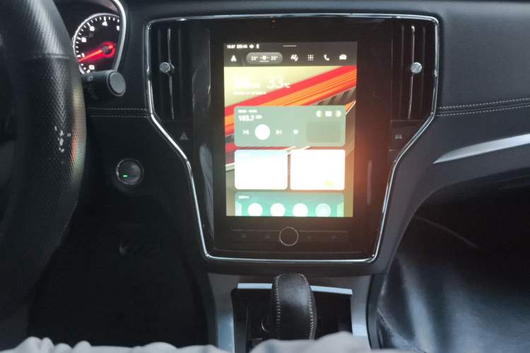 Used Roewe RX5 2016 20T Two-Wheel Drive Automatic Internet Smart Edition Audio And AC Panel