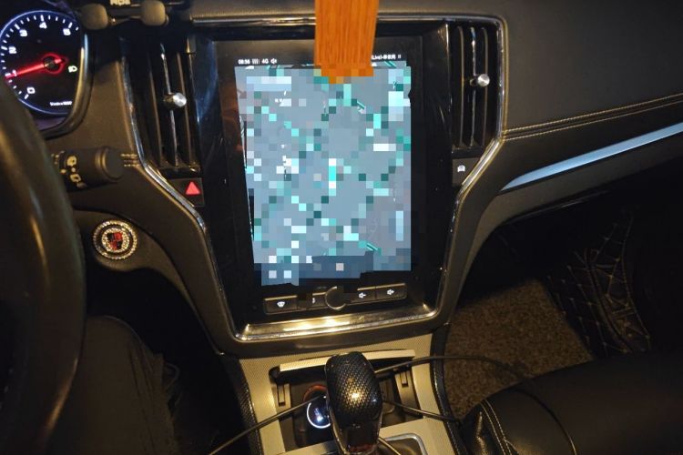 Used Roewe RX5 2016 20T Two-Wheel Drive Automatic Internet Smart Edition Audio And AC Panel