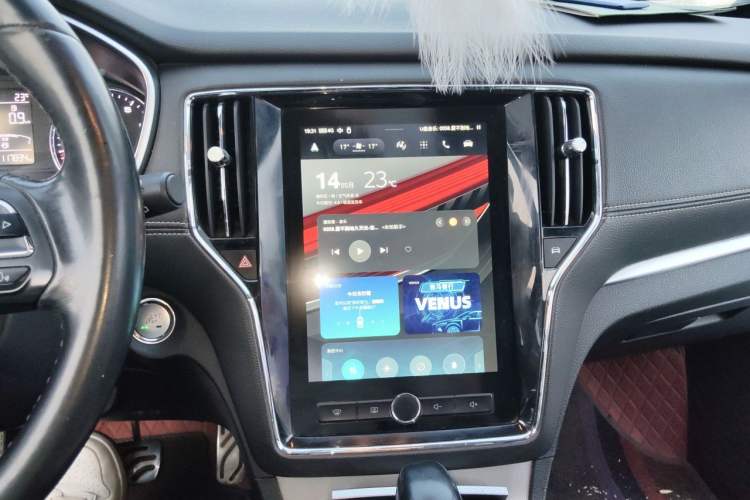 Used Roewe RX5 2016 20T Two-Wheel Drive Automatic Internet Smart Edition Audio And AC Panel