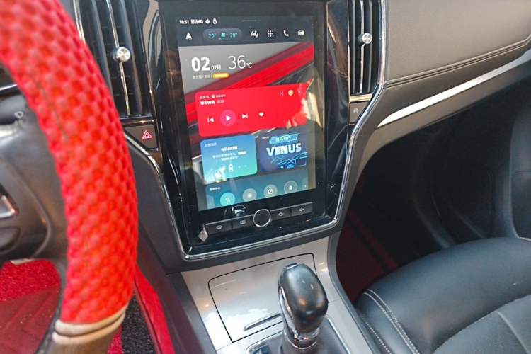 Used Roewe RX5 2016 30T Two-Wheel Drive Automatic Internet Smart Edition Audio And AC Panel