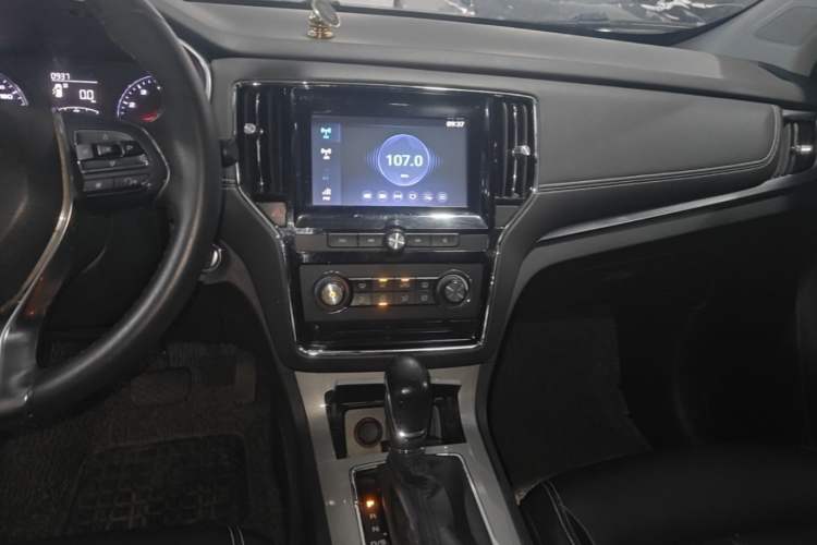 Used Roewe RX5 2016 20T Two-Wheel Drive Automatic Flagship Edition Audio And AC Panel