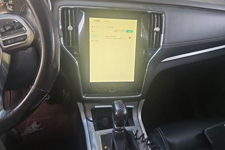 Used Roewe RX5 2016 20T Two-Wheel Drive Automatic Internet Smart Edition Audio And AC Panel