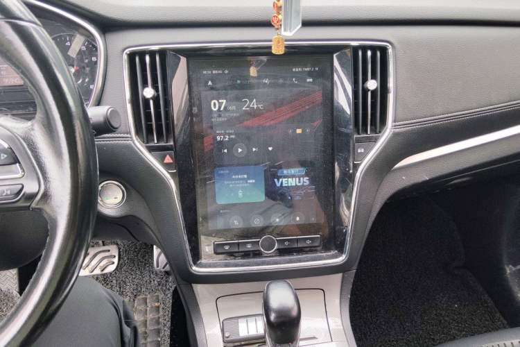 Used Roewe RX5 2016 20T Two-Wheel Drive Automatic Internet Smart Edition Audio And AC Panel