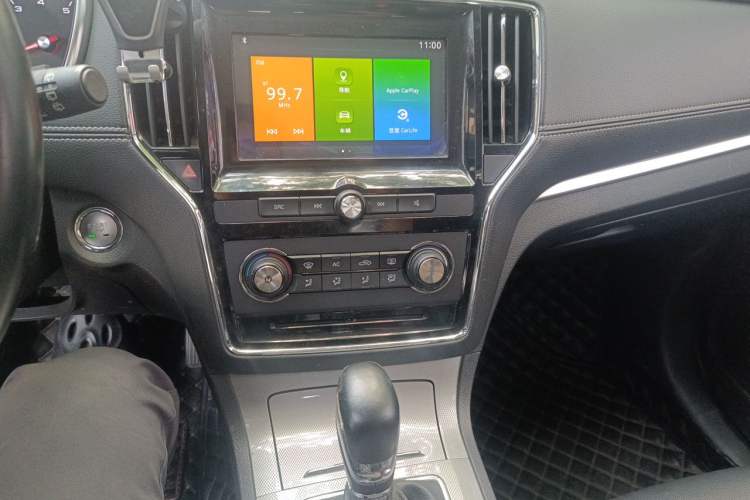 Used Roewe RX5 2016 20T Two-Wheel Drive Automatic Flagship Edition Audio And AC Panel