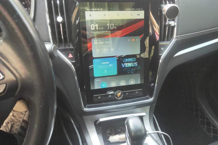 Used Roewe RX5 2016 30T Two-Wheel Drive Automatic Internet Smart Edition Audio And AC Panel