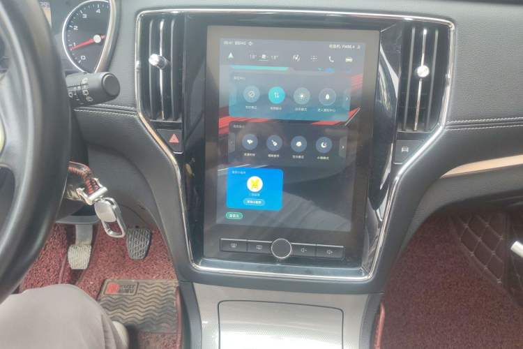 Used Roewe RX5 2016 20T Two-Wheel Drive Manual Transmission Internet Smart Edition Audio And AC Panel