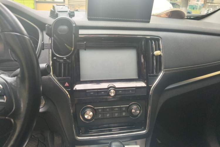 Used Roewe RX5 2016 20T Two-Wheel Drive Automatic Flagship Edition Audio And AC Panel