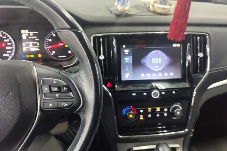 Used Roewe RX5 2016 20T Two-Wheel Drive Automatic Flagship Edition Audio And AC Panel