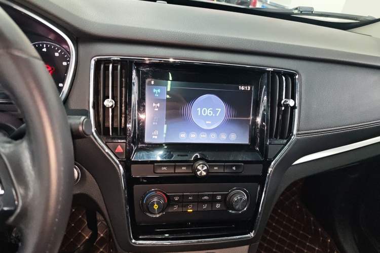Used Roewe RX5 2016 20T Two-Wheel Drive Automatic Flagship Edition Audio And AC Panel