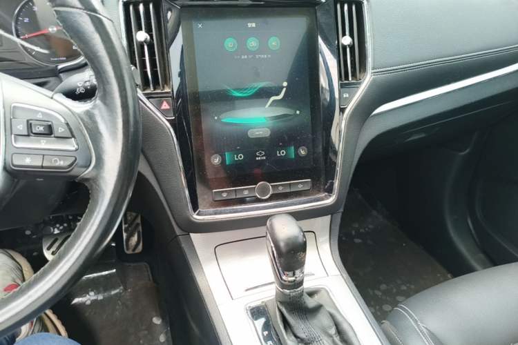 Used Roewe RX5 2016 20T Two-Wheel Drive Automatic Internet Smart Edition Audio And AC Panel