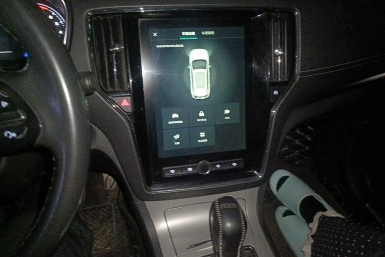Used Roewe RX5 2016 30T Two-Wheel Drive Automatic Internet Smart Edition Audio And AC Panel