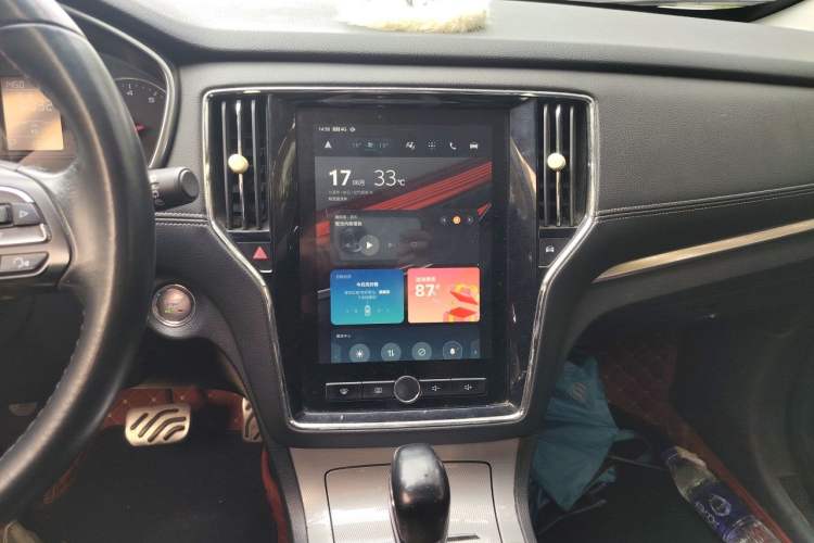 Used Roewe RX5 2016 20T Two-Wheel Drive Automatic Internet Smart Edition Audio And AC Panel
