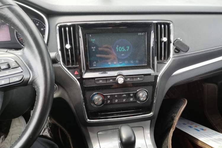 Used Roewe RX5 2016 20T Two-Wheel Drive Automatic Flagship Edition Audio And AC Panel