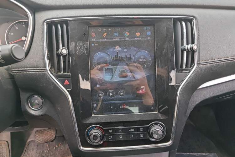 Used Roewe RX5 2016 20T Two-Wheel Drive Automatic Flagship Edition Audio And AC Panel