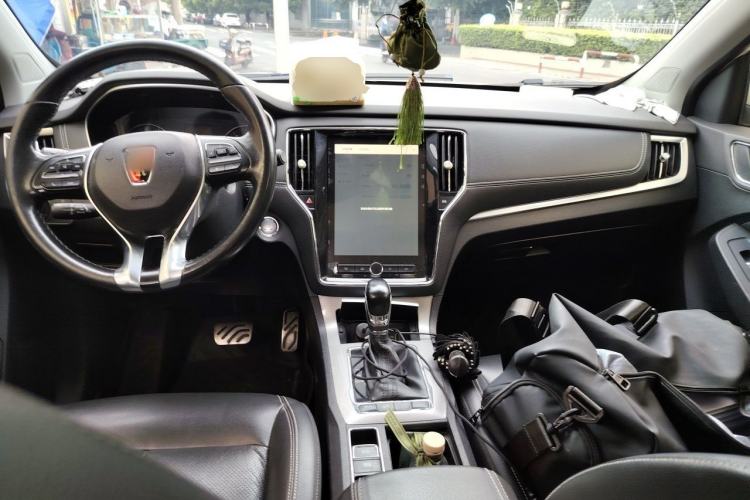 Used Roewe RX5 2016 20T Two-Wheel Drive Automatic Internet Smart Edition Center Console