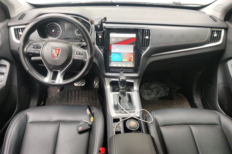Used Roewe RX5 2016 20T Two-Wheel Drive Automatic Internet Smart Edition Center Console