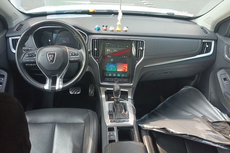 Used Roewe RX5 2016 30T Two-Wheel Drive Automatic Internet Smart Edition Center Console