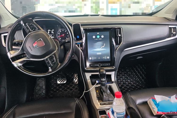Used Roewe RX5 2016 20T Two-Wheel Drive Automatic Internet Smart Edition Center Console