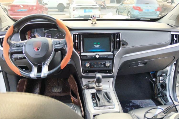 Used Roewe RX5 2016 20T Two-Wheel Drive Automatic Flagship Edition Center Console