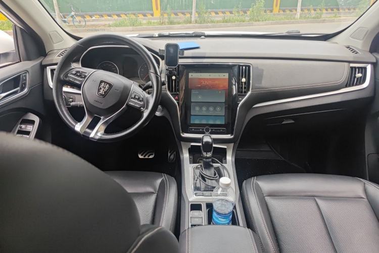 Used Roewe RX5 2016 20T Two-Wheel Drive Automatic Internet Smart Edition Center Console